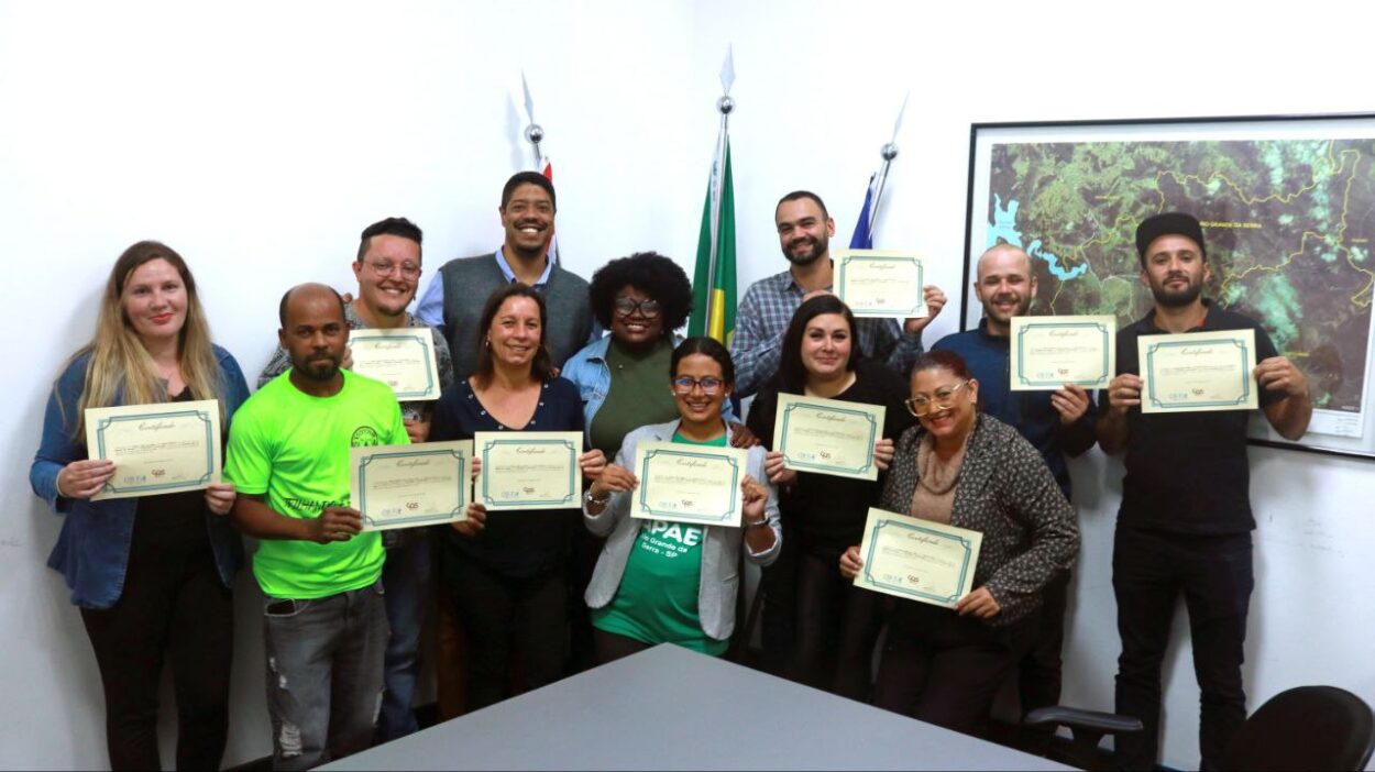 Prefeitura de Rio Grande da Serra forma monitores de turismo