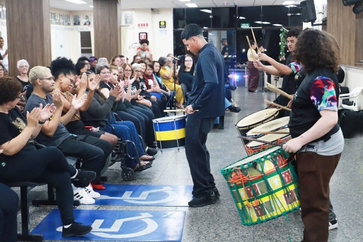 Personalidades negras recebem medalha Zumbi dos Palmares e Dandara em sessão solene em Diadema