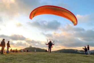 Paramotor de Ribeirão Pires ganha projeção com recordes, ações sociais e voos de longa distância