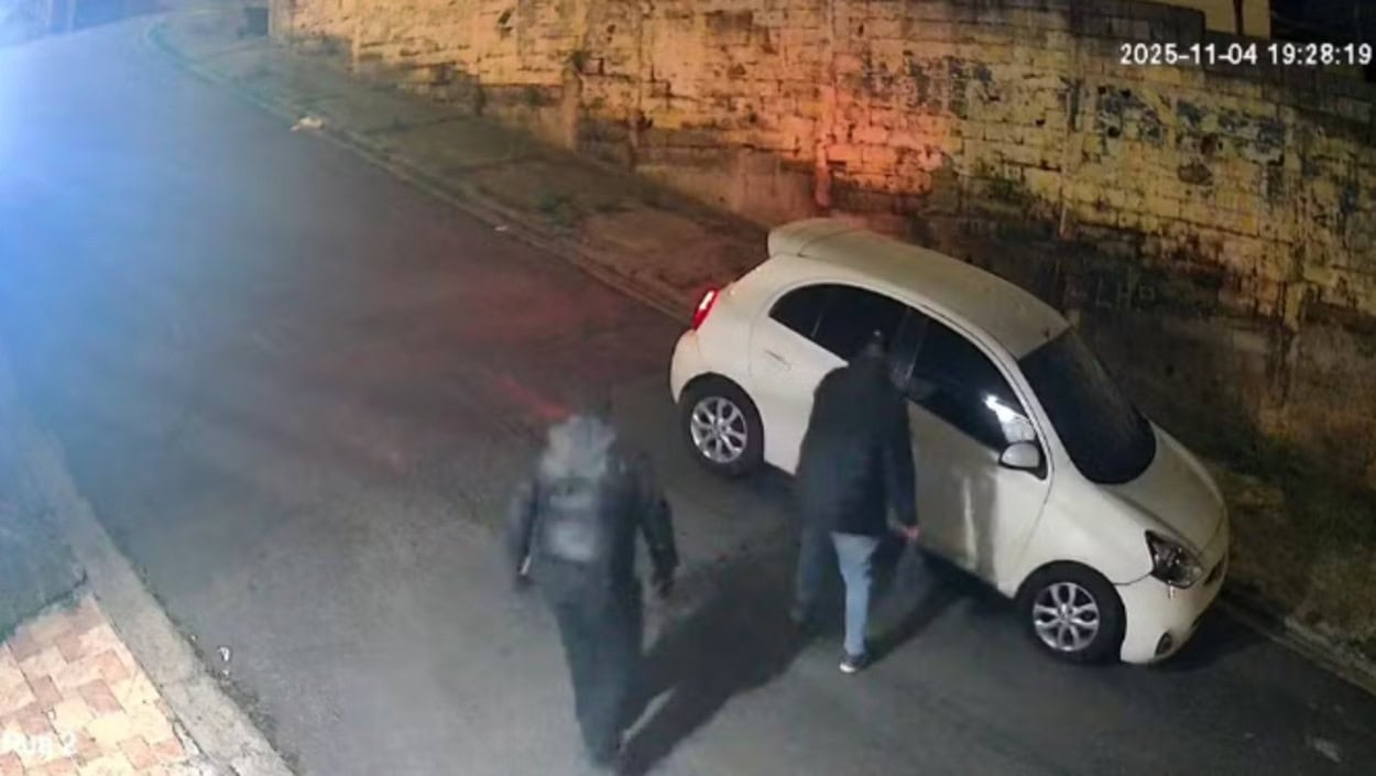 Policial civil é preso com outros dois ladrões que roubaram casa e fizeram família refém em Mauá, na Grande SP — Foto: Reprodução/TV Globo