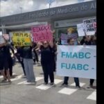 Alunos e professores da FMABC protestam contra comando da Fundação do ABC