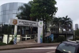 homem foi conduzido ao 6º Distrito Policial de Santo André, onde a ocorrência foi registrada.