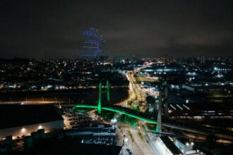 Ponte estaiada é entregue em São Bernardo com show de drones  