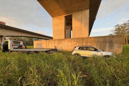 GCM recupera veículo de motorista de aplicativo em área de matagal em São Bernardo
