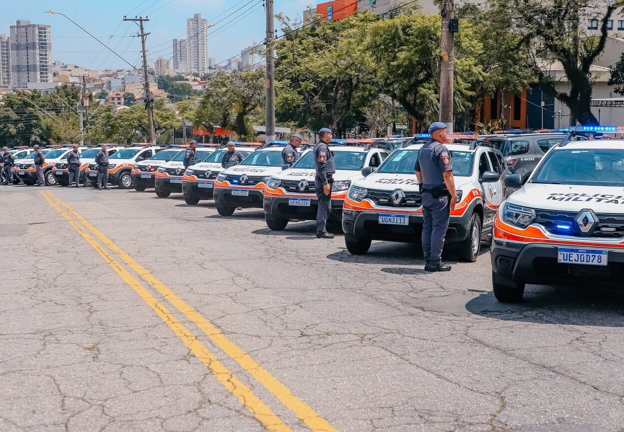 viaturas entregues incluem modelos Trailblazer e Duster, destinados ao patrulhamento preventivo, operações especiais e policiamento ostensivo em áreas de maior circulação