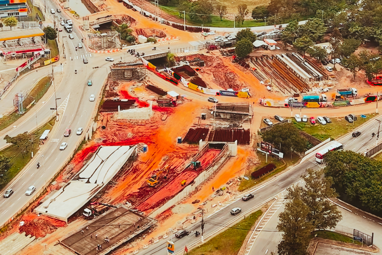 Nova etapa de obra da Ponte Ribeirão dos Couros interdita parte da Avenida 31 de maio, em São Bernardo.