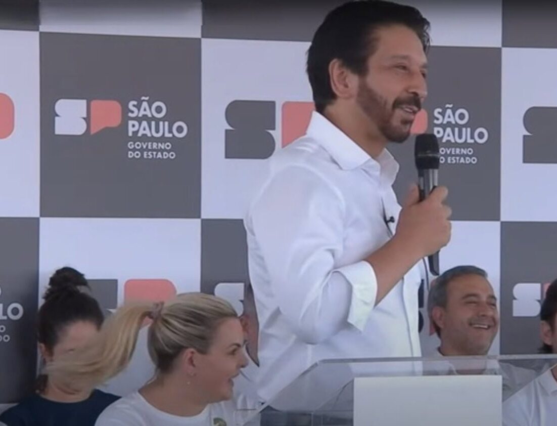 Nunes brinca com peso de prefeito de Ribeirão Pires e sugere "presente de Natal" injetável