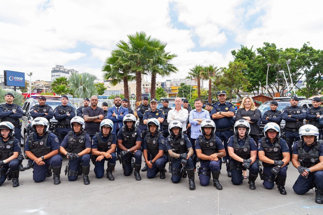 evento foi acompanhado pelos secretários e secretárias municipais; vereadores e vereadores da cidade; pela deputada estadual Carla Morando, cuja emenda parlamentar foi utilizada para a compra de armamentos para a Guarda de Diadema;