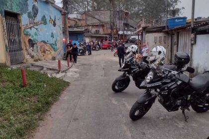 Operação contra desordem recolhe 11 veículos irregulares no Parque Miami, em Santo André