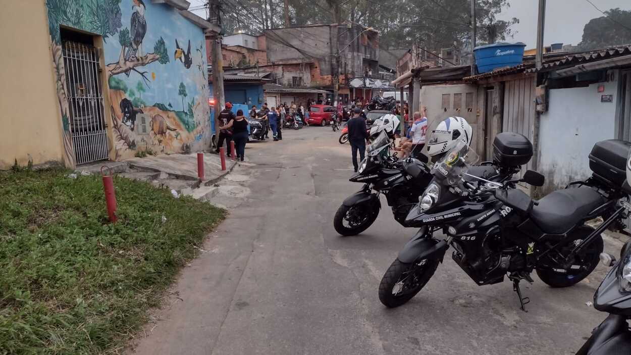 Operação contra desordem recolhe 11 veículos irregulares no Parque Miami, em Santo André