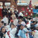 Gesto inclusivo no Natal: Papai Noel aprende libras e conduz festa para crianças surdas em Mauá