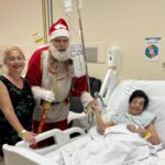 Papai Noel leva acolhimento e emoção ao Hospital de Câncer Padre Anchieta
