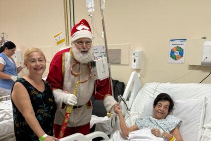 Papai Noel leva acolhimento e emoção ao Hospital de Câncer Padre Anchieta