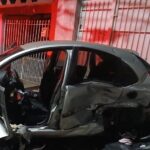 Perda de controle causa batida frontal entre Citroën C3 e VW Polo na Rua Javri; 3 vítimas foram para o CHM e 3 foram para hospital particular
