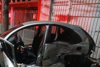 Perda de controle causa batida frontal entre Citroën C3 e VW Polo na Rua Javri; 3 vítimas foram para o CHM e 3 foram para hospital particular