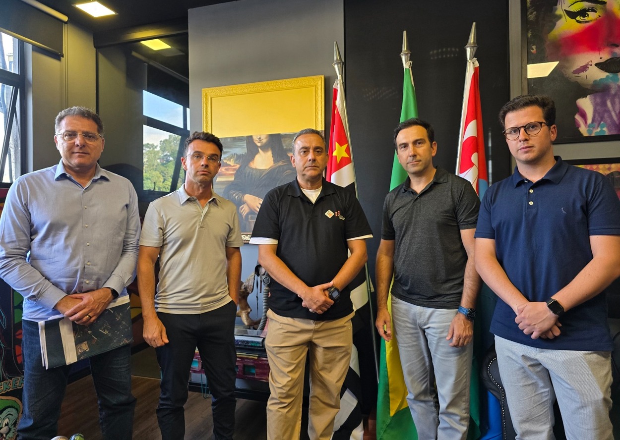 Encontro no Paço Municipal alinhou ações entre poder público e setor produtivo para cobrar investimentos na rede elétrica e medidas que garantam estabilidade no fornecimento de energia e segurança econômica à cidade Foto: Gabriel Moraes (PMETRP)