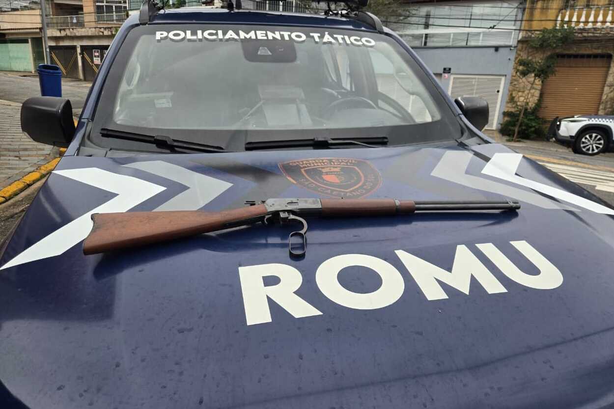 Briga de família termina com prisão: homem mostra espingarda e acaba na Delegacia