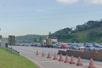 Descida para o Litoral registra congestionamentos no Sistema Anchieta-Imigrantes