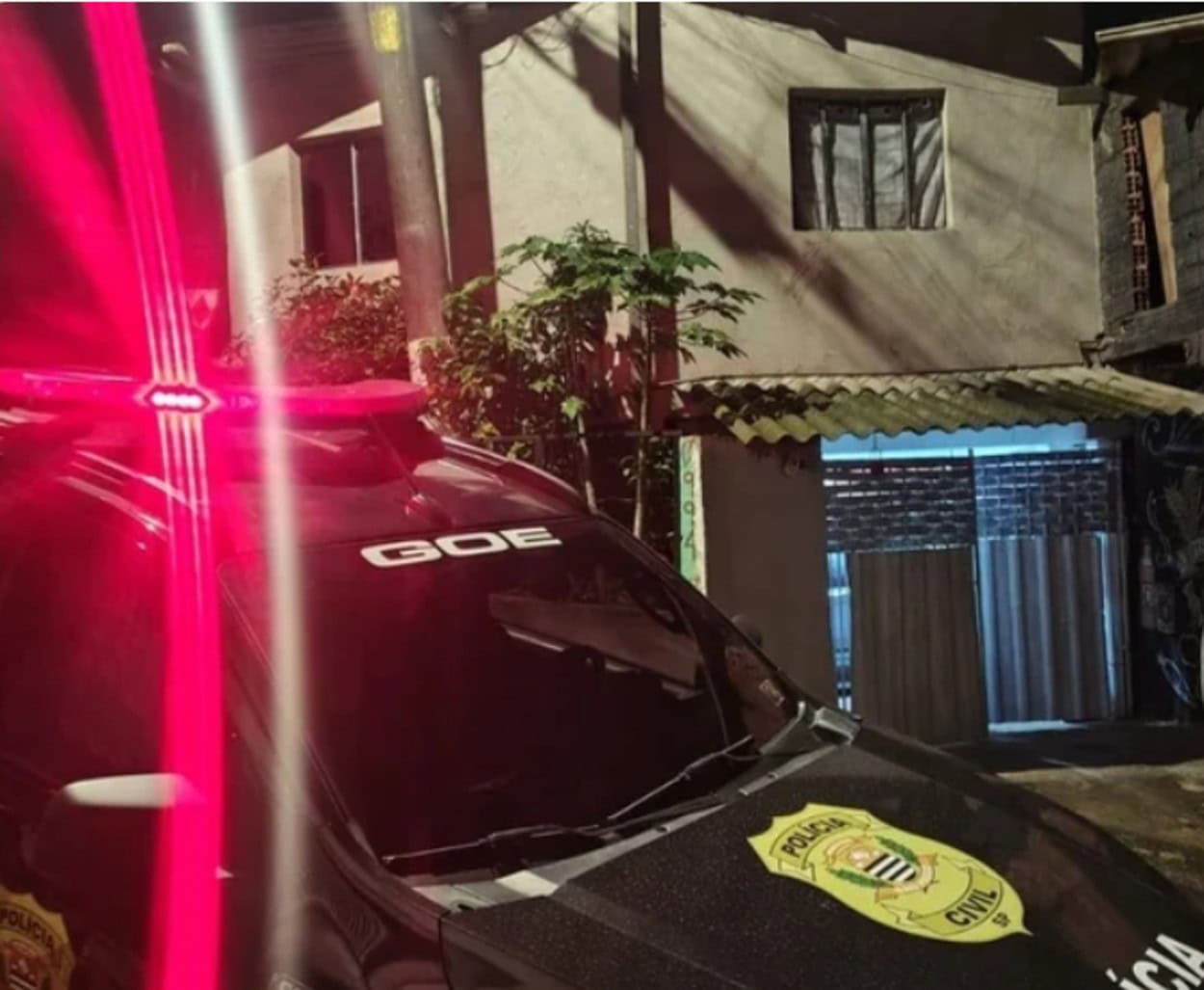 Homem é preso manter esposa em cárcere privado e agredi-la em Santo André