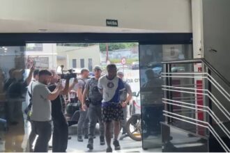 Homem é preso após tirar a vida de operador de trânsito e atropelar ex-companheira em Mauá