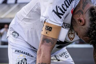 "A 1ª a vez que meu mental se esgotou", diz Neymar após permanência do Santos na Série A. Foto: Divulgação/Santos FC  