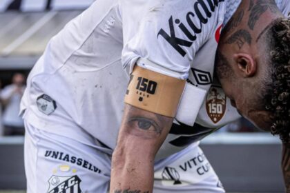 "A 1ª a vez que meu mental se esgotou", diz Neymar após permanência do Santos na Série A. Foto: Divulgação/Santos FC  
