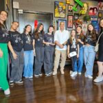 Núcleo de Dança Karen Kihara é recebido no Paço Municipal após destaque em competição internacional