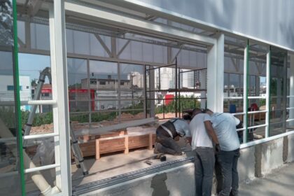 Parada Vila Império do BRT-ABC recebe portas automáticas