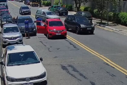 Polícia Militar prende indivíduos por roubo de veículo em Diadema