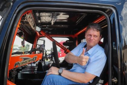 Tarcísio ‘cutuca’ Havaianas: “Vamos começar o ano com o pé direito”