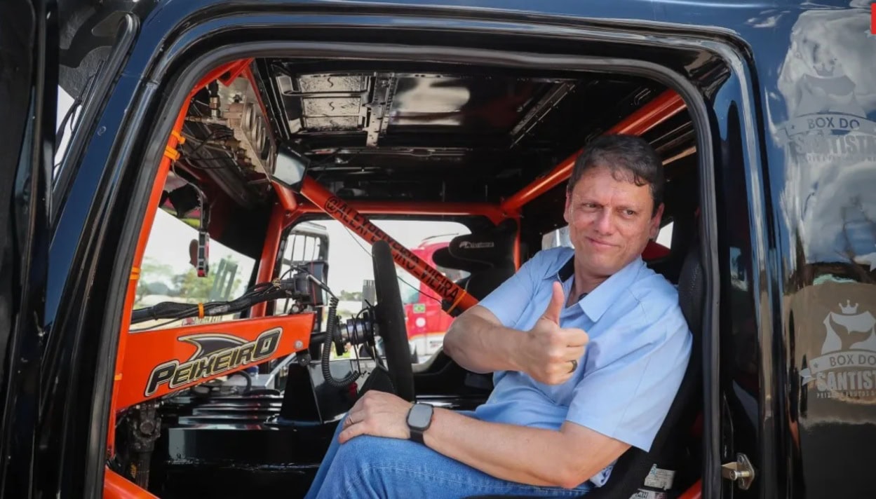 Tarcísio ‘cutuca’ Havaianas: “Vamos começar o ano com o pé direito”