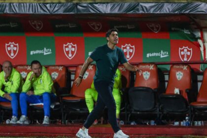Abel Ferreira fala em asterisco