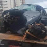 Colisão de carro em poste deixa dois jovens gravemente feridos em Santo André