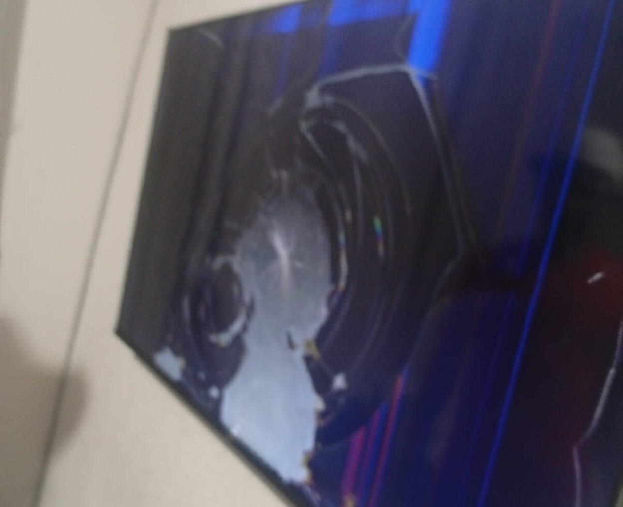 Homem arromba porta da casa da ex-esposa em Diadema e faz quebradeira geral.