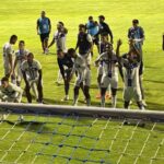 Sob chuva e com apoio da torcida, Água Santa vira sobre o Linense e estreia com vitória em casa