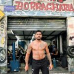 Alex Poatan volta à borracharia no Bairro dos Casa em São Bernardo onde trabalhou antes do UFC