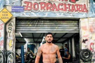 Alex Poatan volta à borracharia no Bairro dos Casa em São Bernardo onde trabalhou antes do UFC