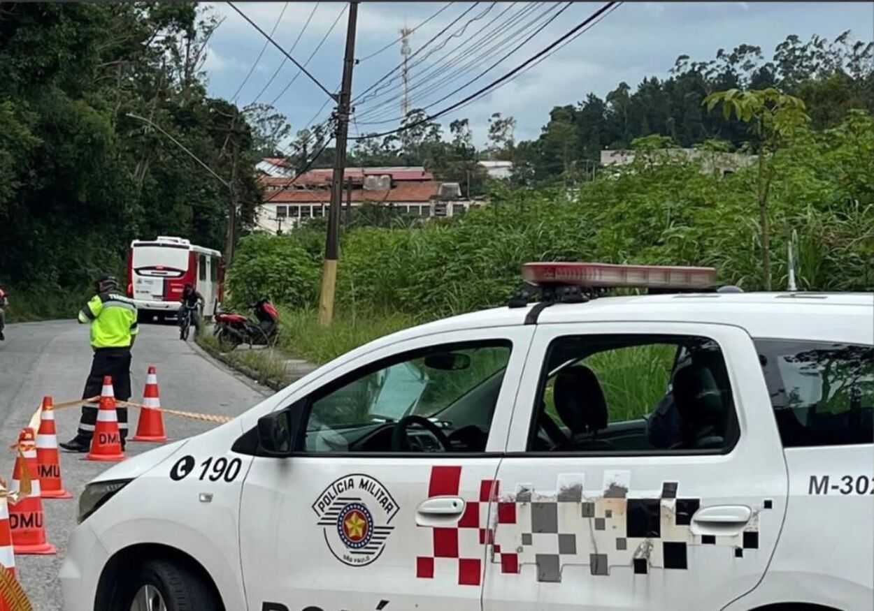 Motociclista de 38 anos morre após colidir contra poste em Ribeirão Pires