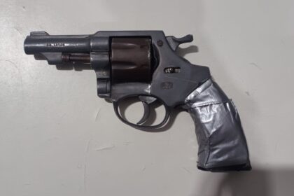 Força Tática detém dupla após perseguição e apreende arma em Santo André