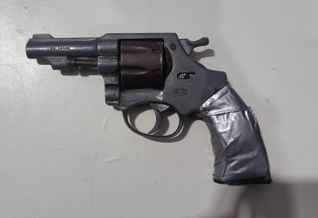 Força Tática detém dupla após perseguição e apreende arma em Santo André