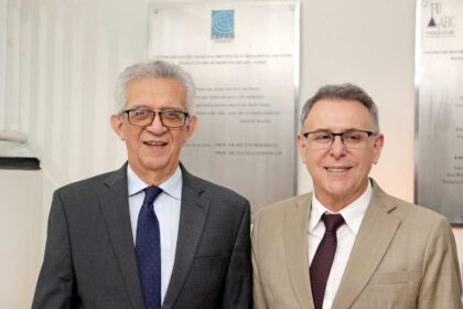 Aldemir Soares e Ricardo Carajeleascow tomam posse na Fundação do ABC