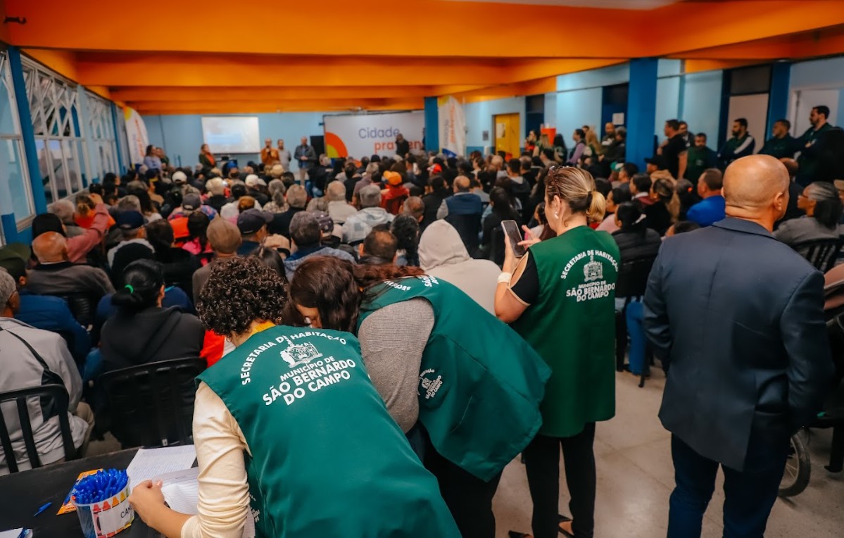 Prefeitura de São Bernardo inicia processo de regularização fundiária no Tatetos em reunião com 250 moradores