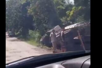 Caminhão tomba durante descarte irregular de entulho em São Bernardo