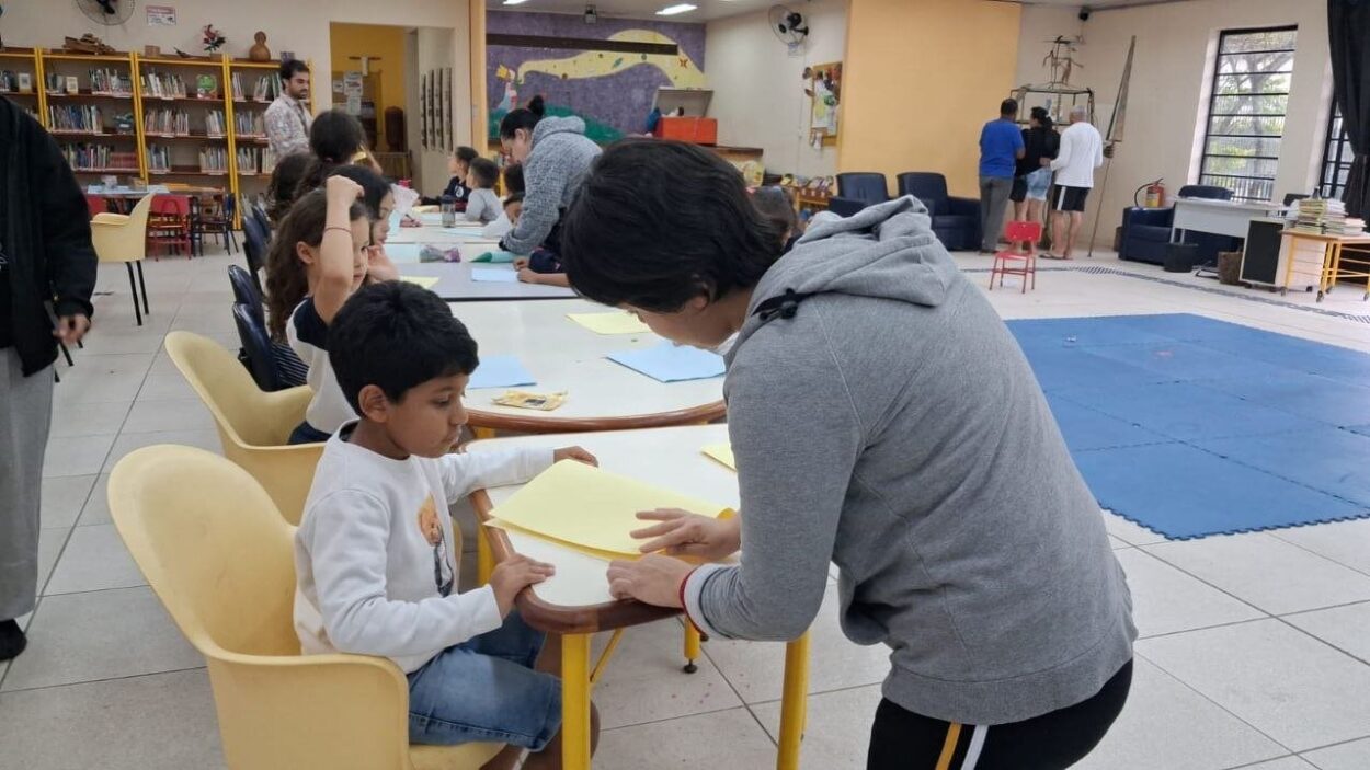 Ler e Brincar’ promove mergulho na fantasia e na imaginação entre crianças de Diadema