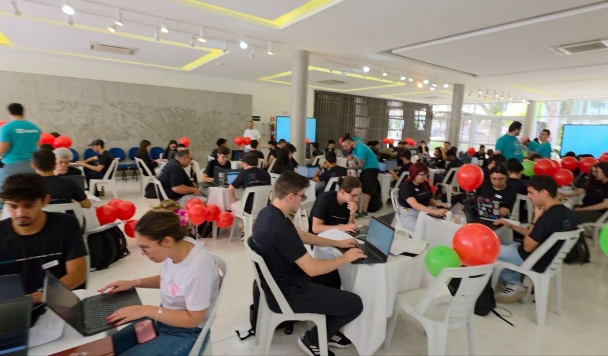 Maratona de Programação reúne mais de 100 participantes em São Caetano