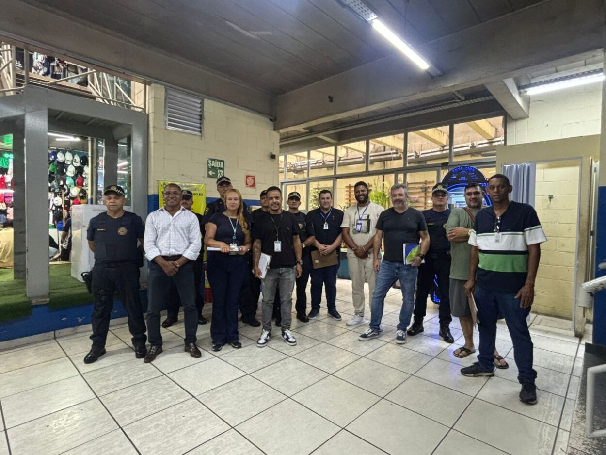 Prefeitura de Diadema ajuda comerciantes do Shopping Popular a se regularizarem