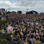 Sob chuva e com multidão, Nikolas Ferreira Encerra 7º dia da "Caminhada pela Liberdade" em Brasília