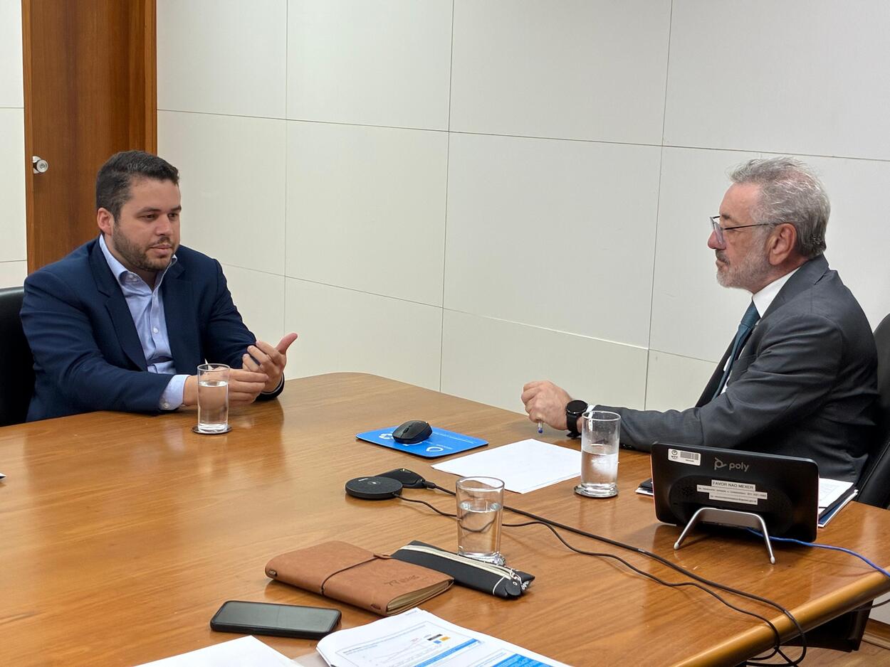 Prefeito Gilvan Ferreira defende indústria têxtil em reunião no MDIC, em Brasília