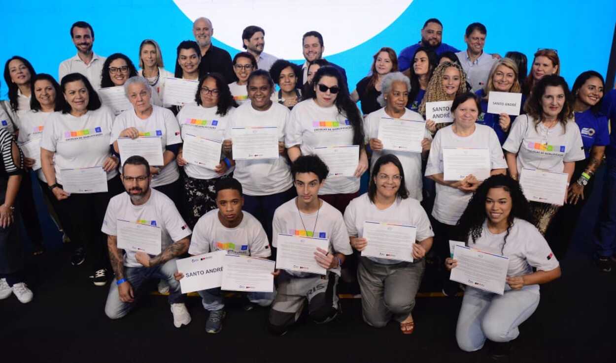 Ao todo, 19 andreenses concluíram cursos gratuitos de qualificação profissional oferecidos pela Escola de Ouro, política voltada à inclusão produtiva e à geração de renda