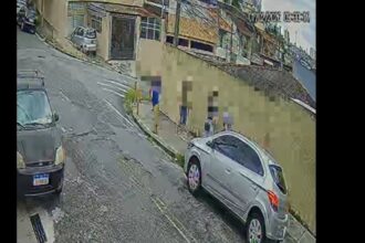 Câmeras registram tentativa de abuso contra mulher que seguia para a igreja em São Bernardo